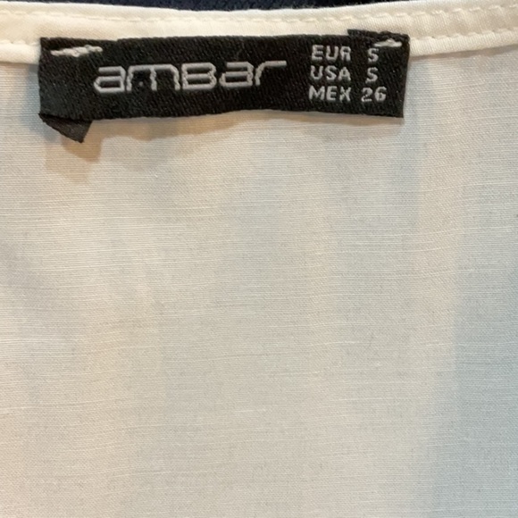 Ambar white cropped top w/exaggerated sleeve. Size S - Picture 4 of 4